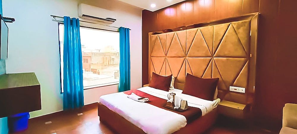 Roomshala 004 Mannat Residency Deluxe Double Room 12