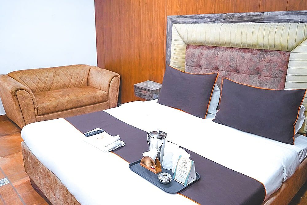 Roomshala 004 Mannat Residency Deluxe Double Room 17