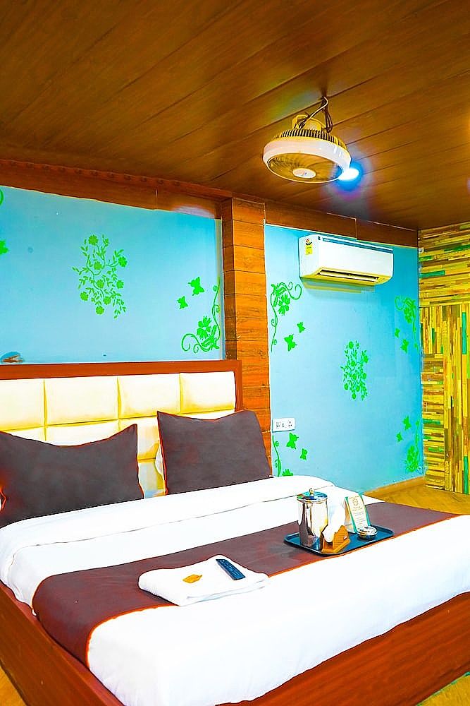 Roomshala 004 Mannat Residency Deluxe Double Room 5