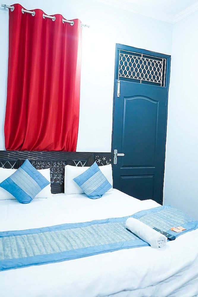 Roomshala 027 Prince Residency Deluxe Double Room 17