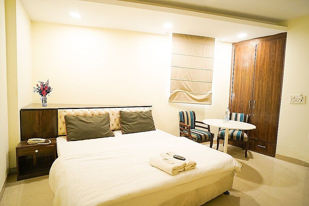 undefined Roomshala 014 Hotel EM 7