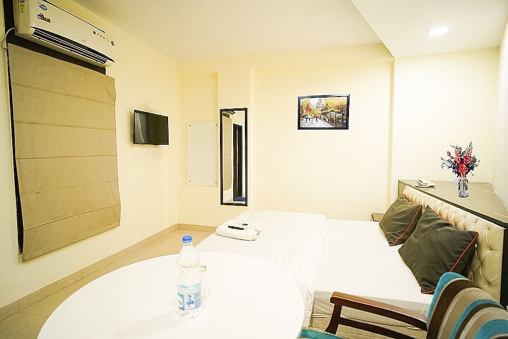 undefined Roomshala 014 Hotel EM 10