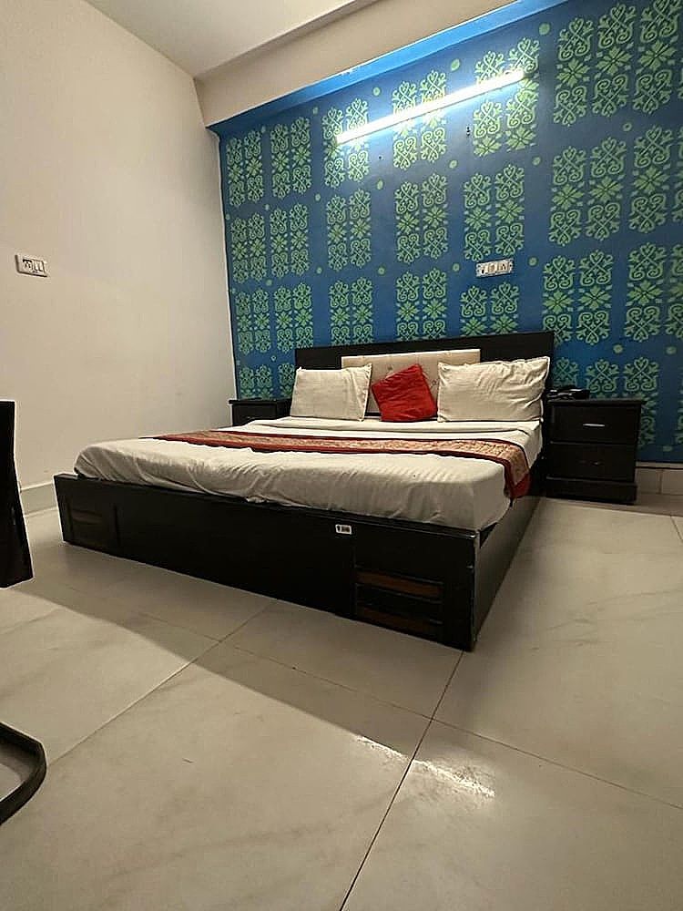 undefined Roomshala 032 Silver Key Sector 9 8