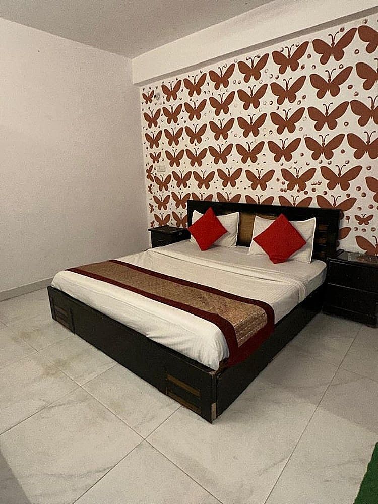 undefined Roomshala 032 Silver Key Sector 9 4