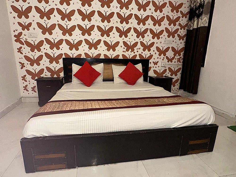 undefined Roomshala 032 Silver Key Sector 9 5