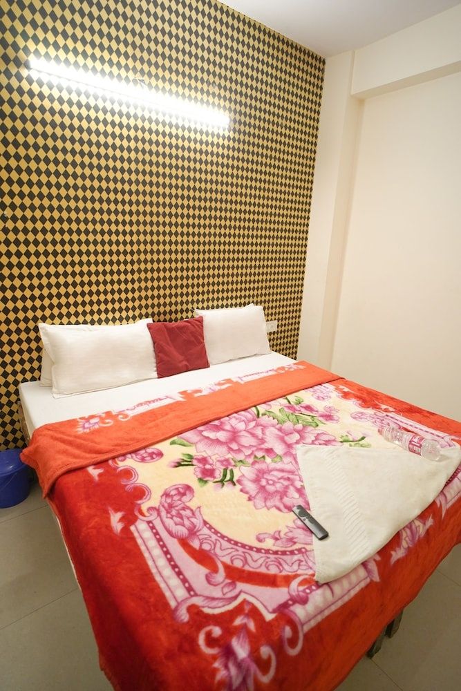 Roomshala 037 Honey Inn Family Quadruple Room 5