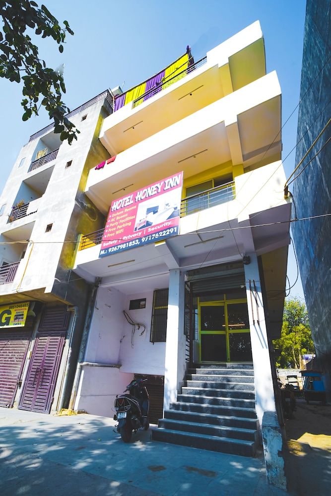 undefined Roomshala 037 Honey Inn 6