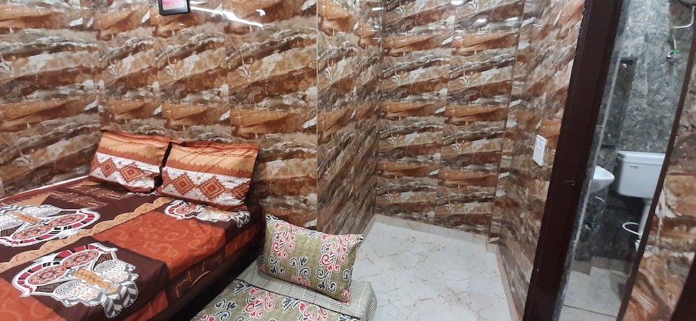 undefined Luxury Flat in Foreigner Areof Lajpat Nagar With Fully Equipped Kitch 5