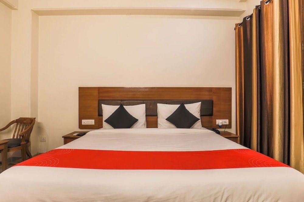 Imperial Hotel Noida Signature Room 3