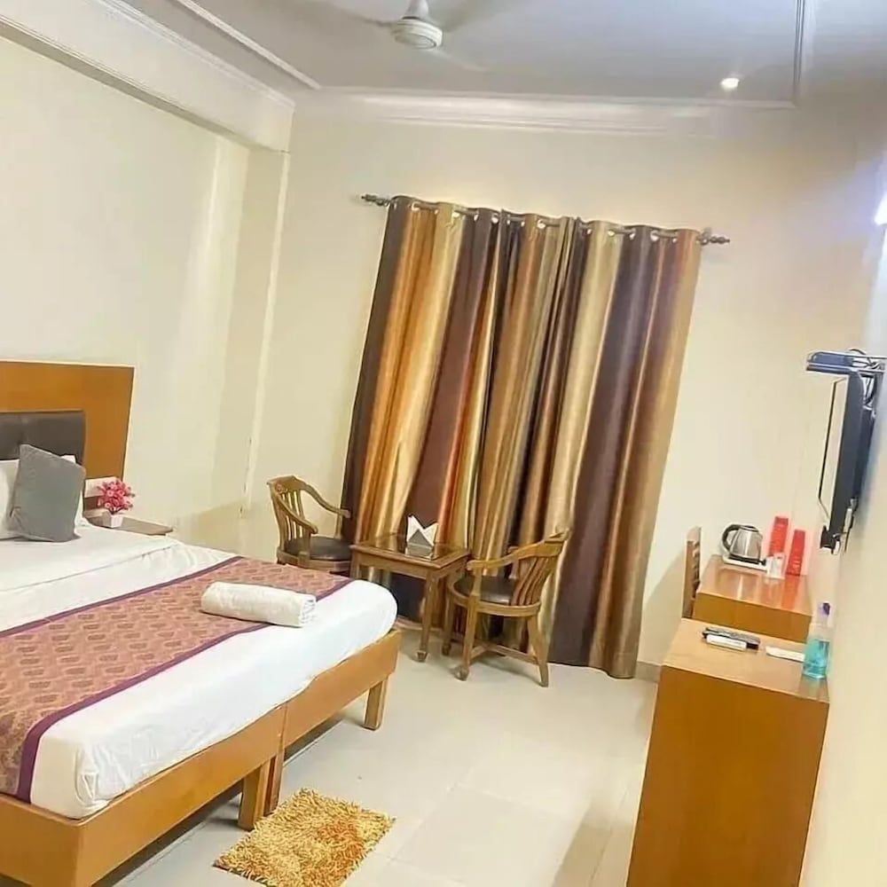 Imperial Hotel Noida Signature Room 2