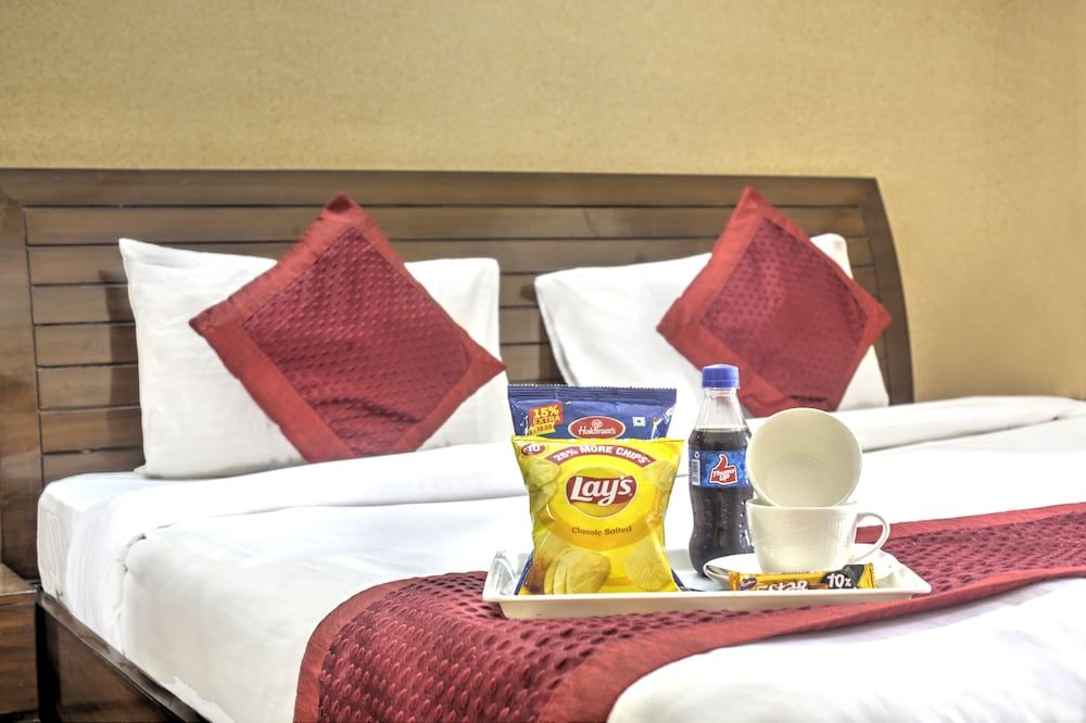 Hotel Elite Peak Deluxe Double Room 3