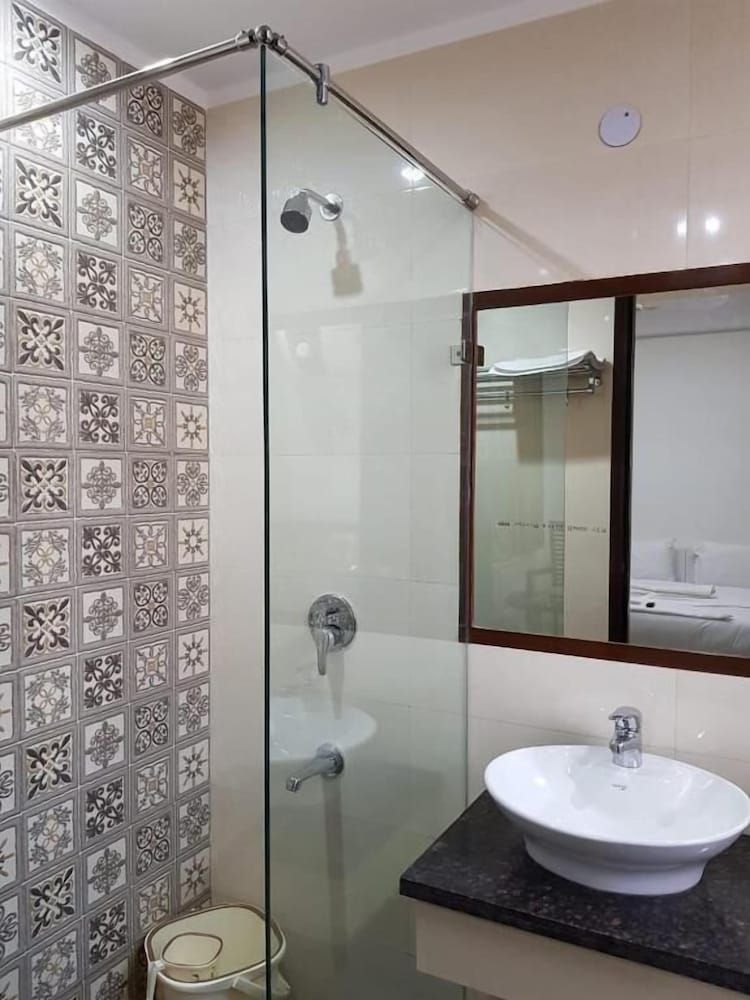 undefined Shacon Suites 9