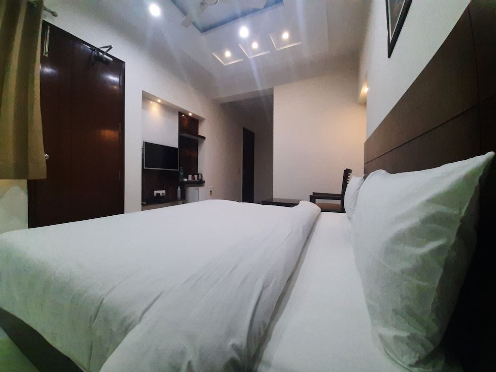 Shacon Suites Premium Double Room 2