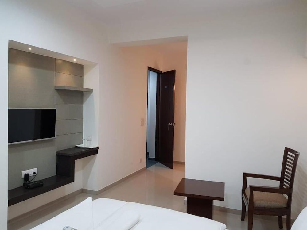 Shacon Suites Deluxe Twin Room 6