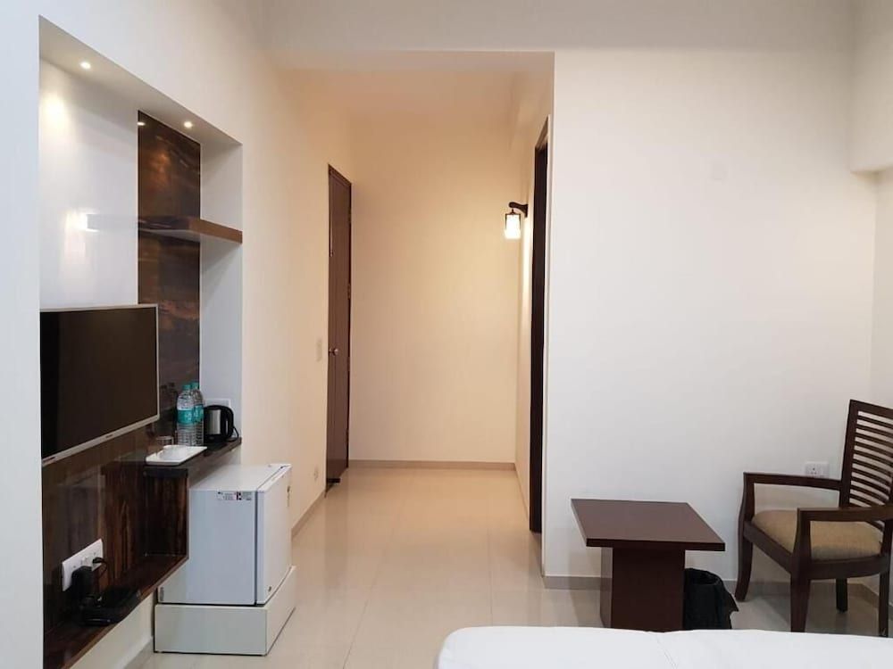 Shacon Suites Deluxe Twin Room 7