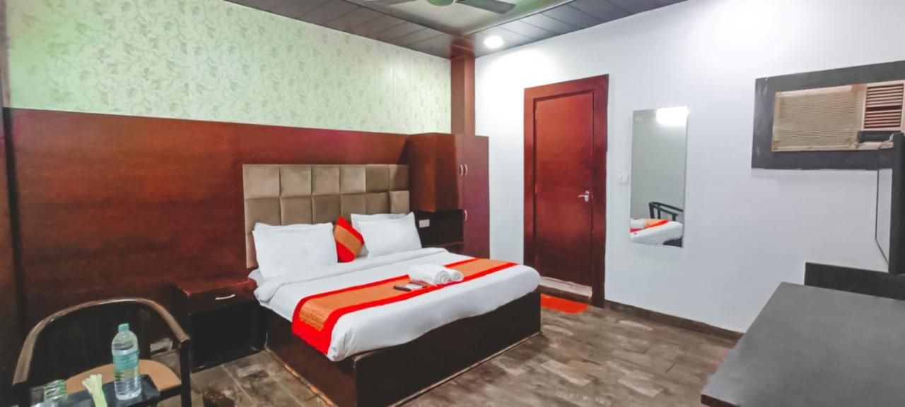  Hotel Cladis by Quadis -  Sector 15 Noida  Deluxe Double Room