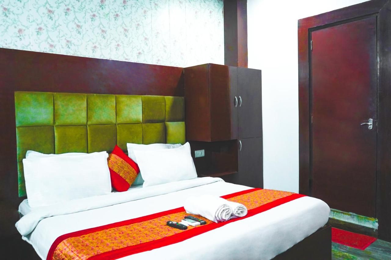  Hotel Cladis by Quadis -  Sector 15 Noida  Deluxe Double Room 5