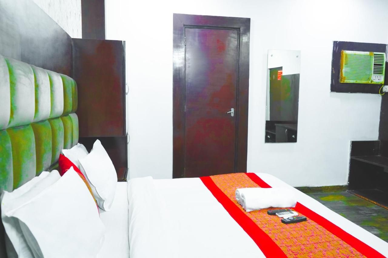  Hotel Cladis by Quadis -  Sector 15 Noida  Deluxe Double Room 4