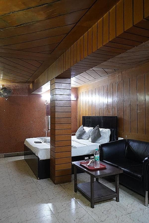 Hotel Quadis - Noida sec 15 Deluxe Double Room 5