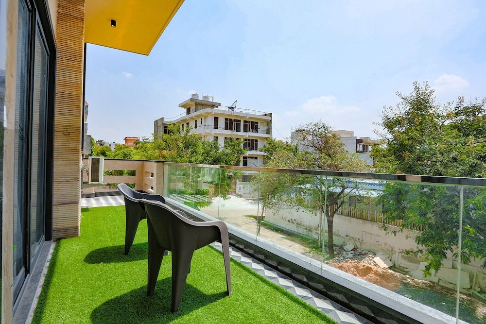 undefined FabHotel Clarks Suites 3