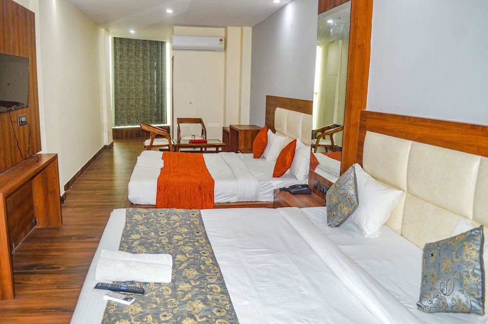 undefined Fabhotel The Golf Inn