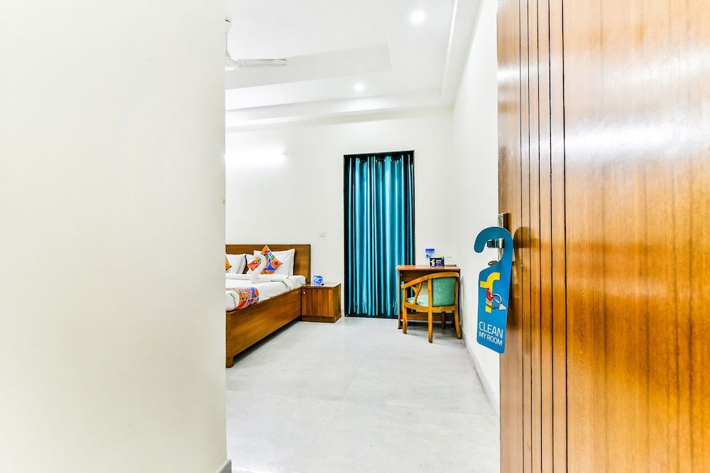 Fabhotel Merriment Deluxe Room 3