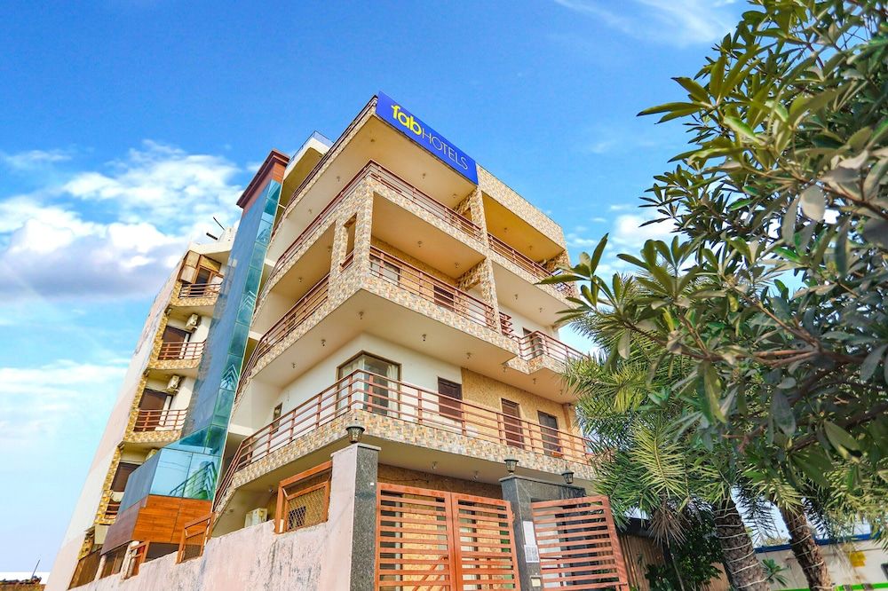 undefined Fabhotel The Horizon 2