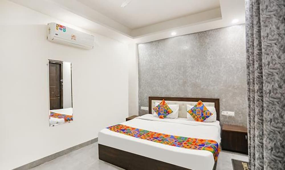 undefined FabHotel The Signature Inn 2