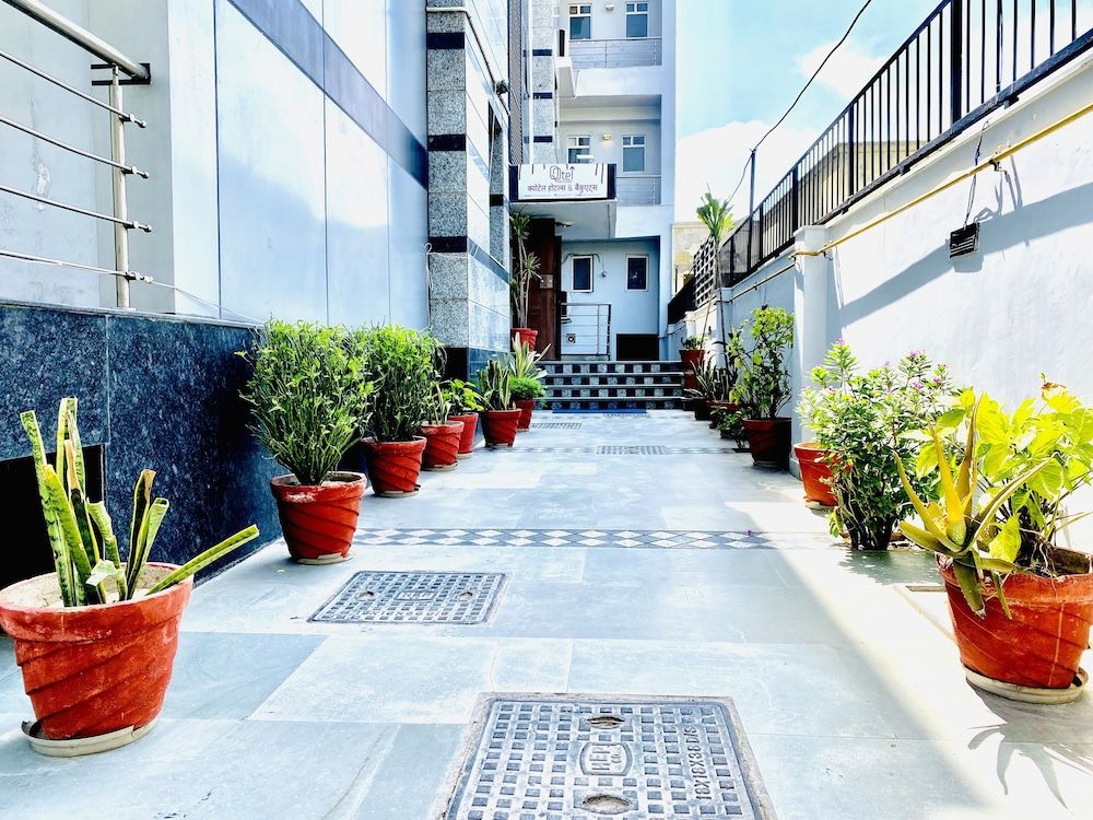 undefined Qotel Hotel Noida Sector 51 8