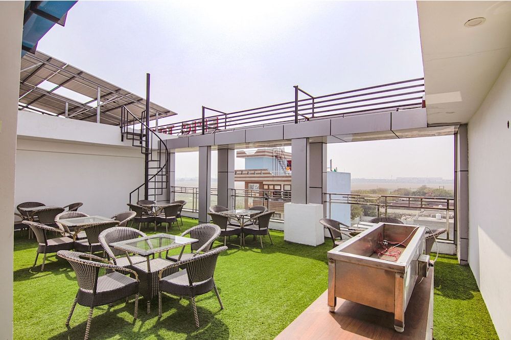 undefined Fabhotel Satyam International 4