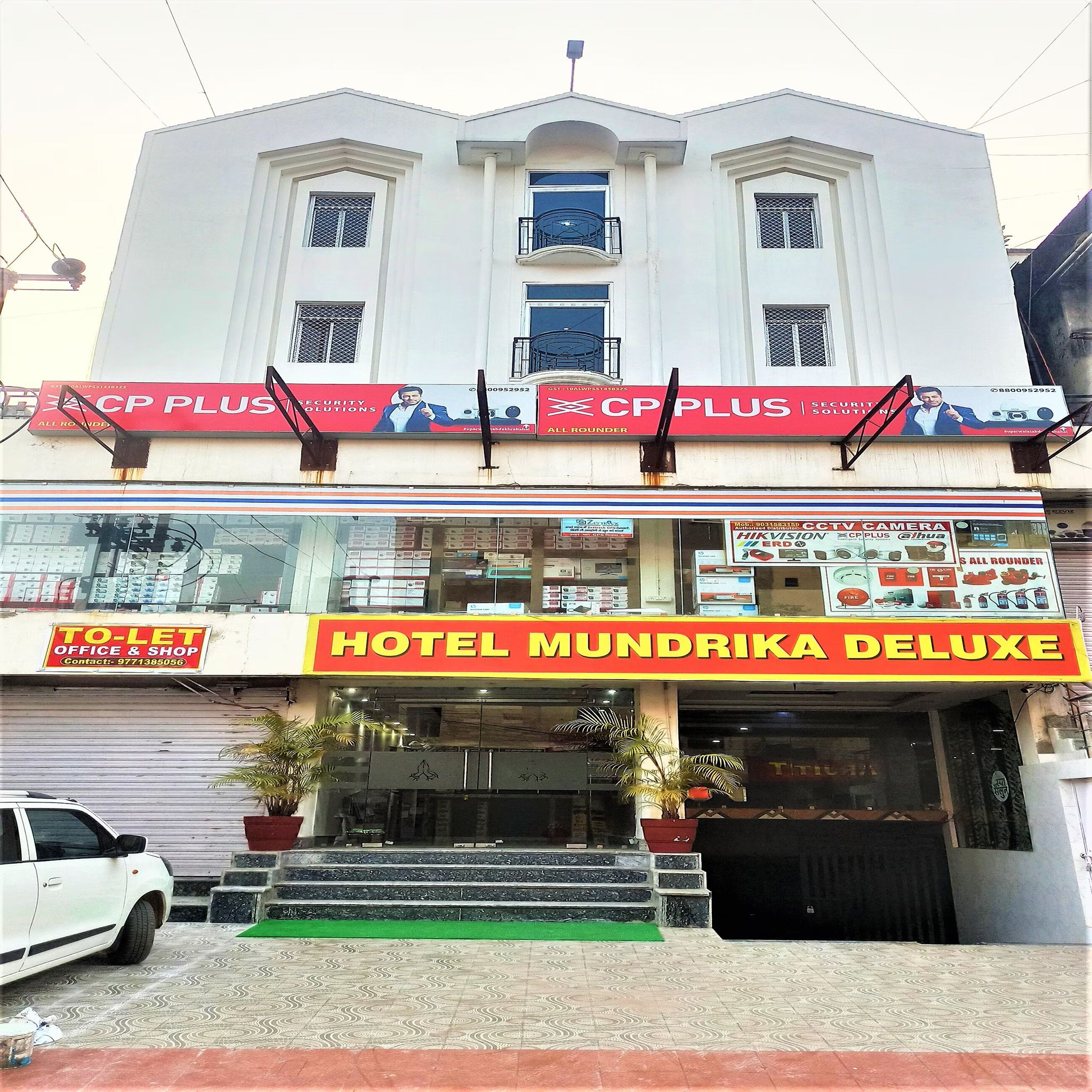 Hotel Mundrika Deluxe