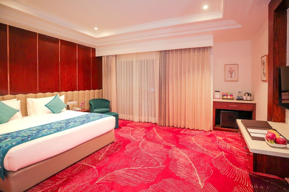 Traditional Studio Suite