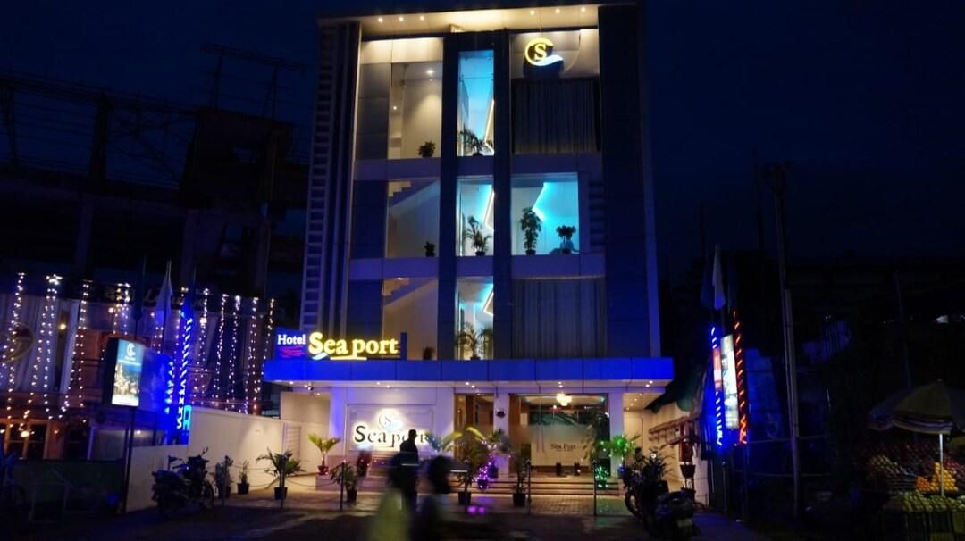 undefined  Hotel Sea Port 8