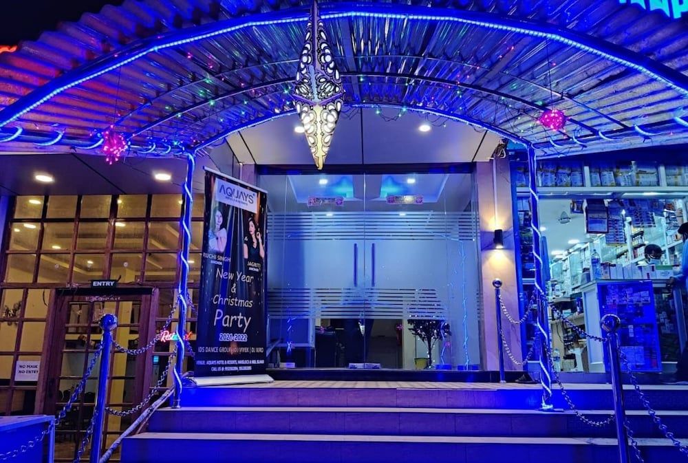 undefined Hotel Runway Inn 2