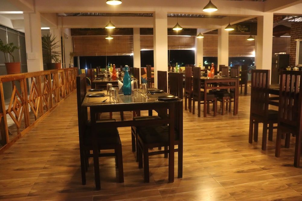 undefined Hotel Runway Inn 5