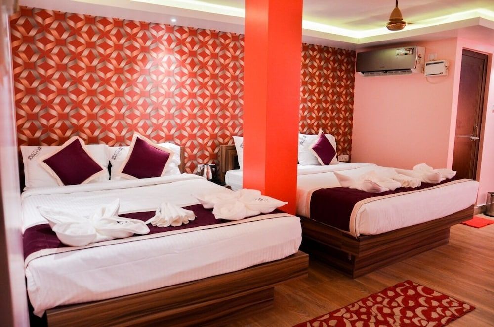 Hotel Runway Inn Family Room 3