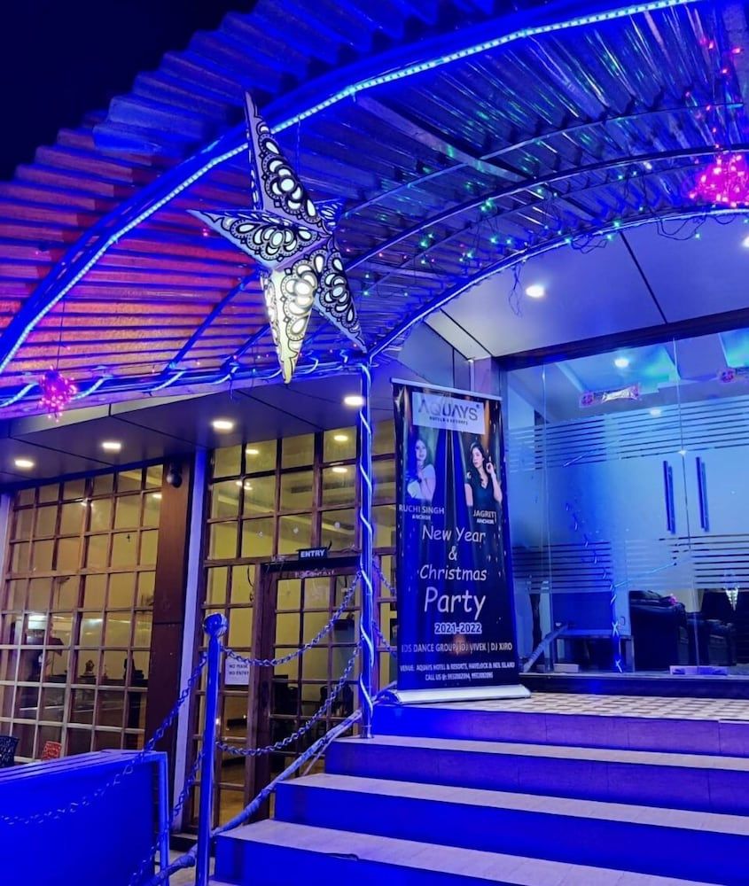 undefined Hotel Runway Inn 7