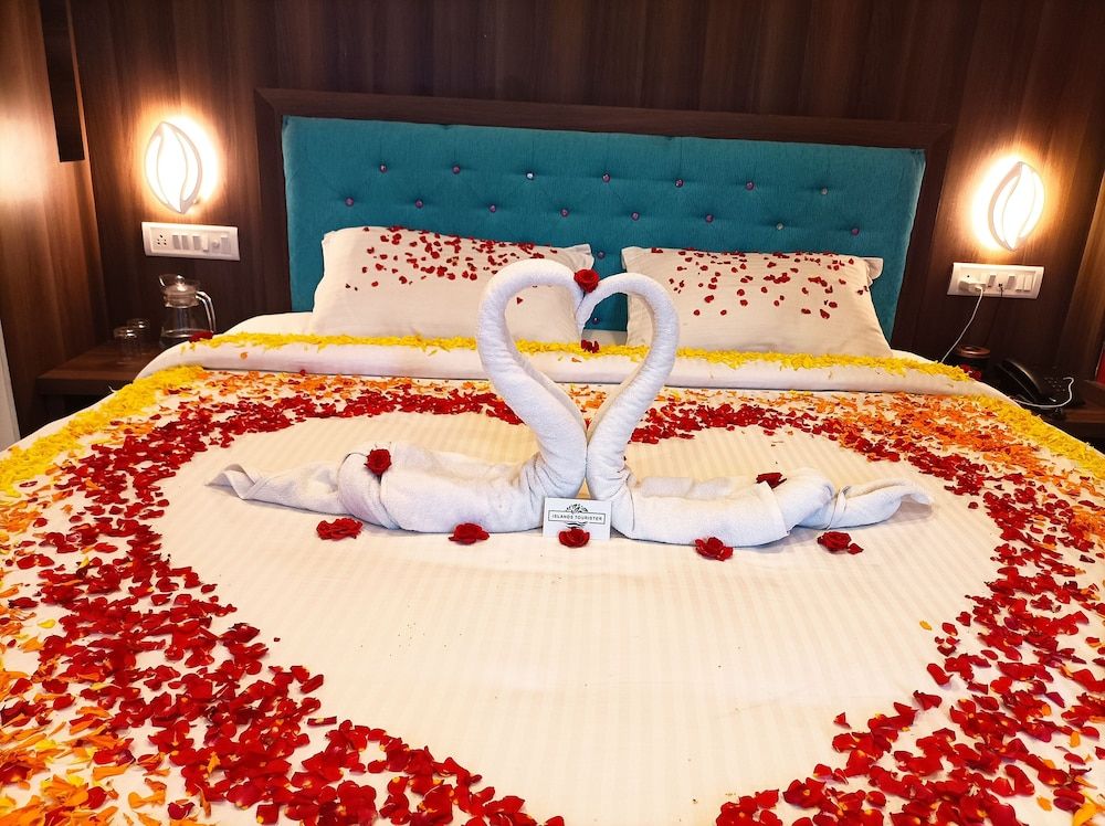  Islands Tourister Deluxe Room AC 3