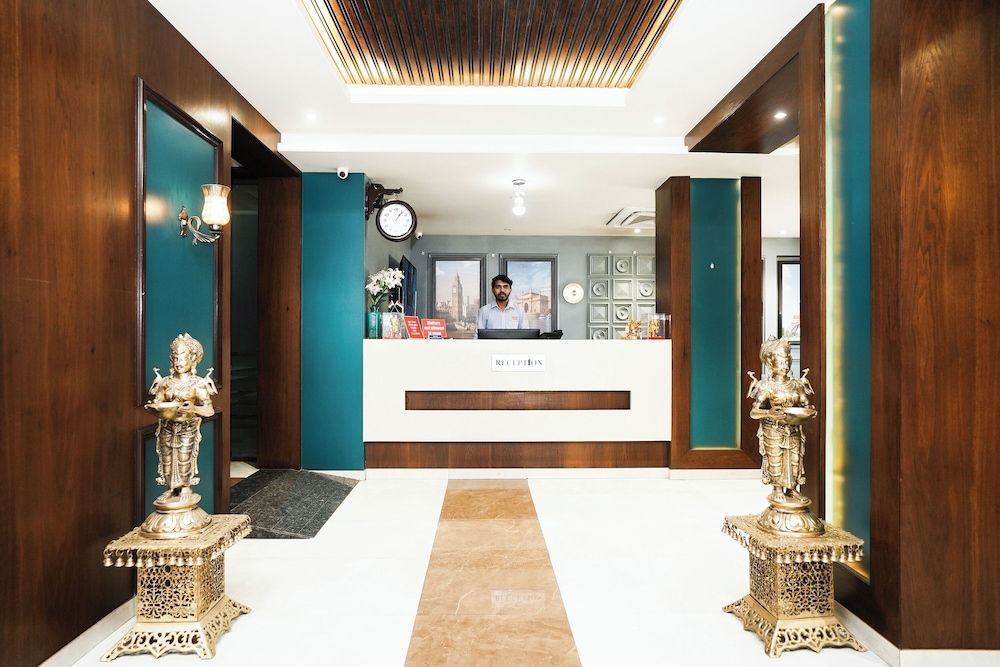 undefined Hotel Hangout 3