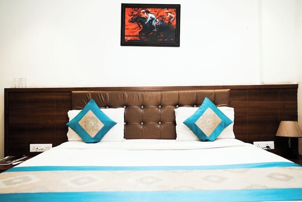 Hotel Hangout Deluxe Double Room 5