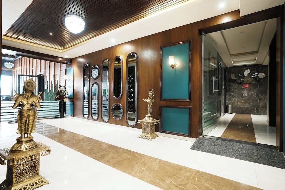 undefined Hotel Hangout 2