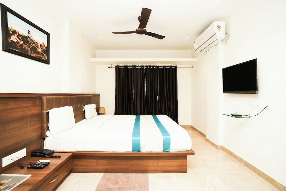 undefined Hotel Hangout 9