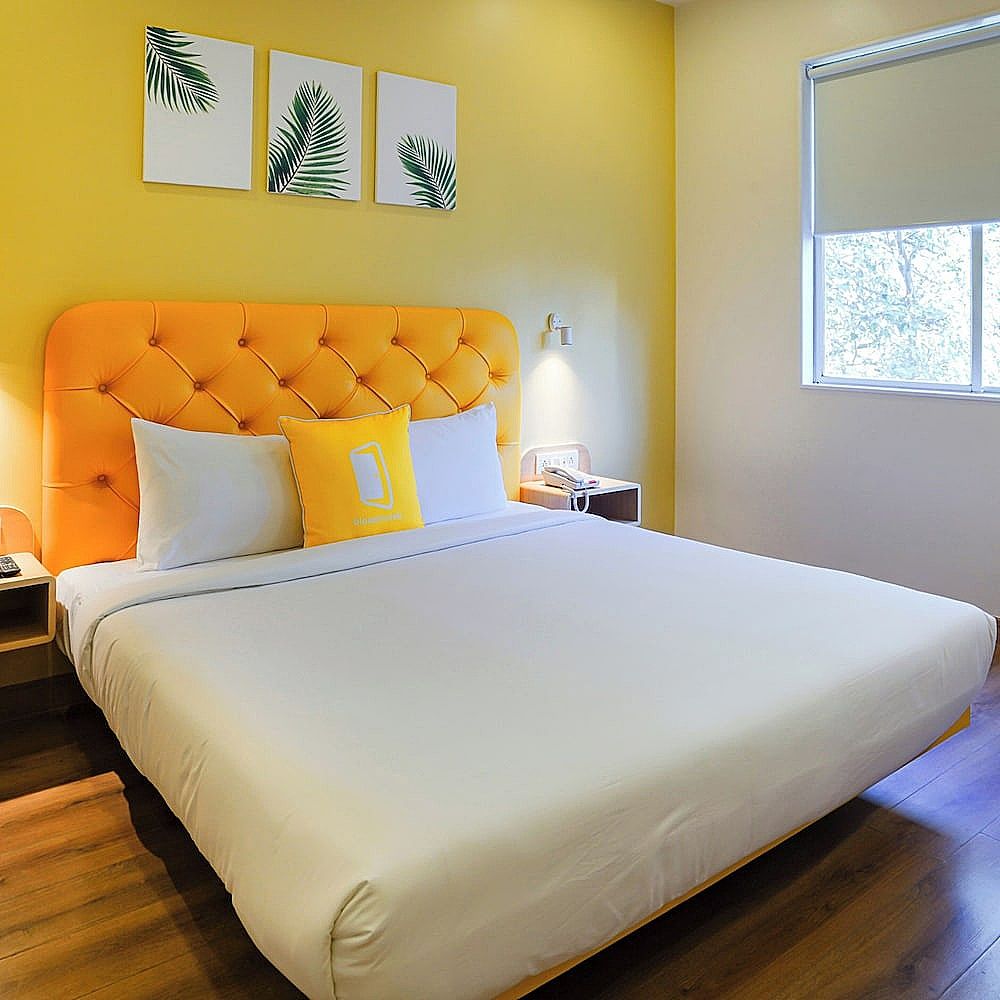 Bloom Hotel - Magarpatta Pune Standard King 2