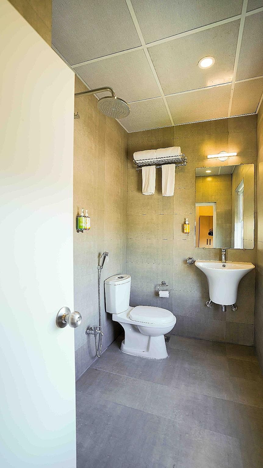 Bloom Hotel - Magarpatta Pune Standard Twin 11