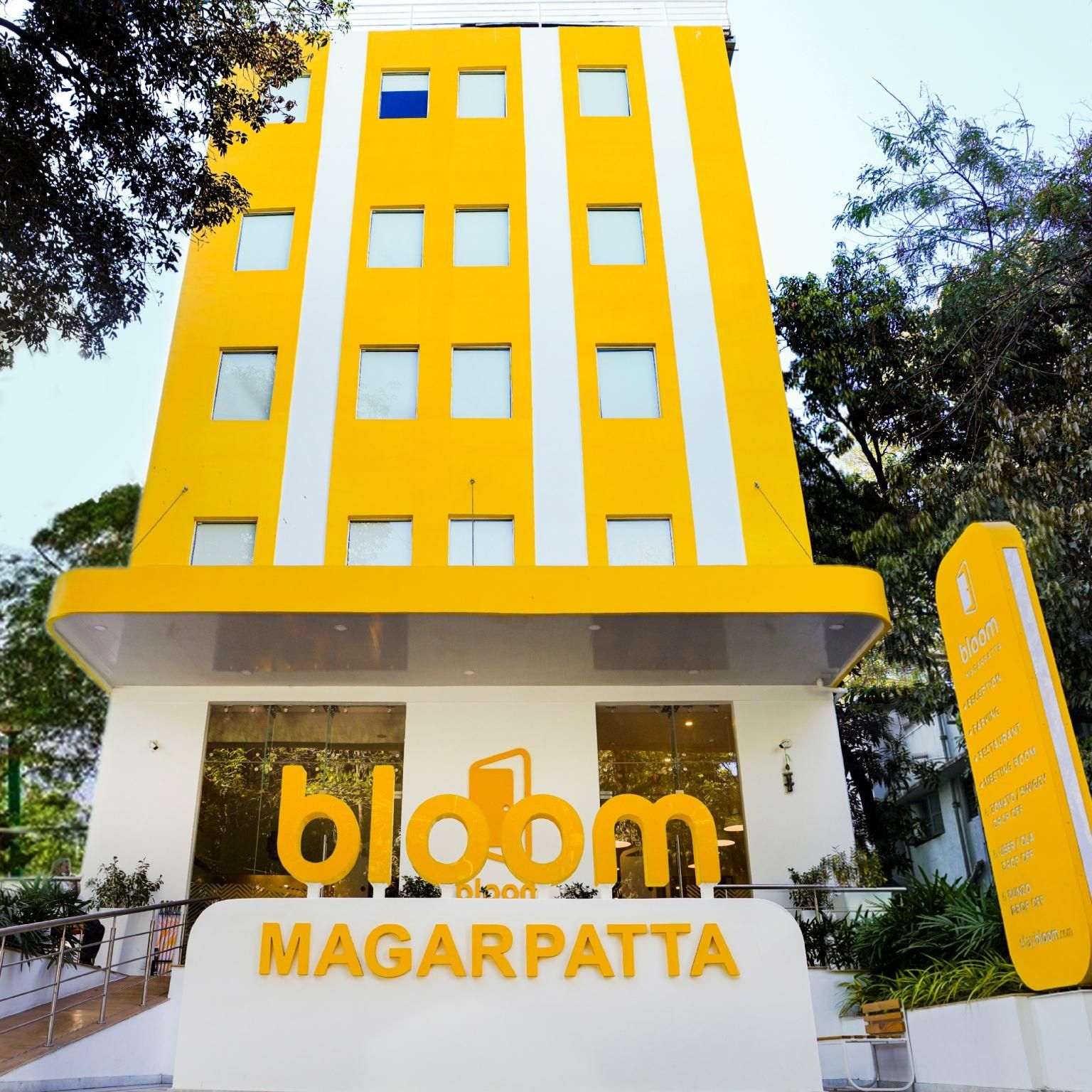 Bloom Hotel - Magarpatta Pune Standard King 5