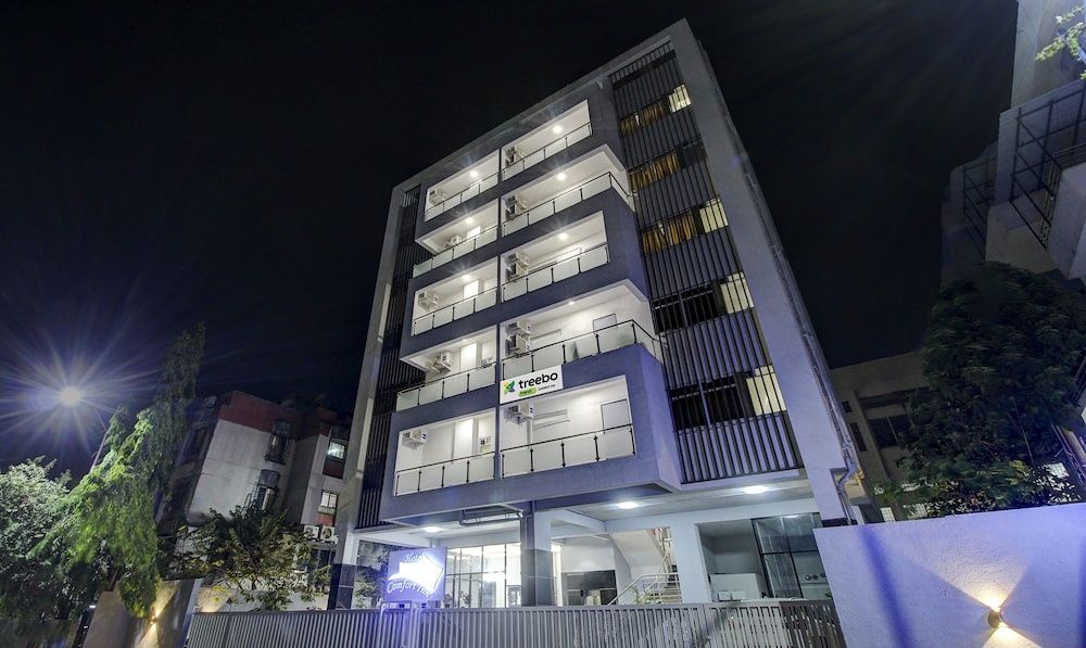 undefined Hotel Comfort Inn 6