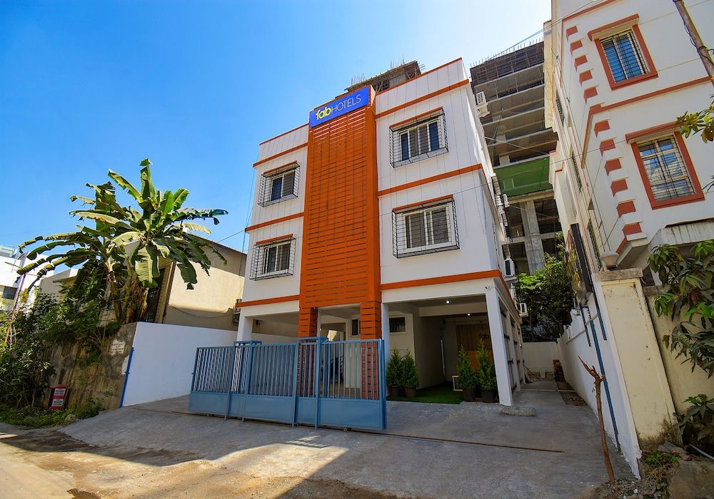 undefined Fabhotel Fortune Suites 5