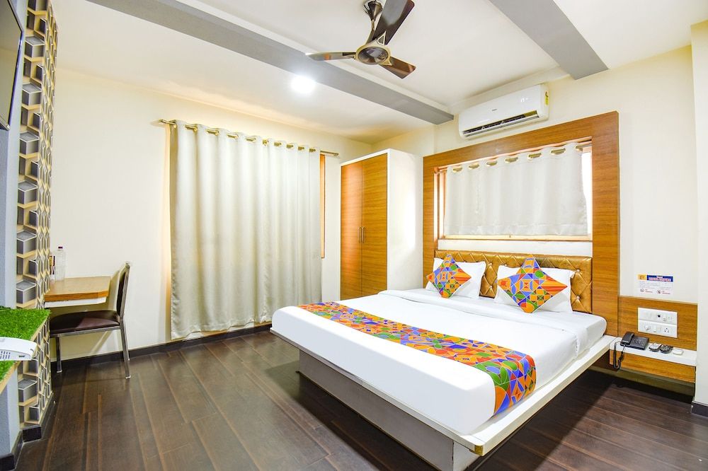 FabHotel Royal Empire Deluxe Room 2