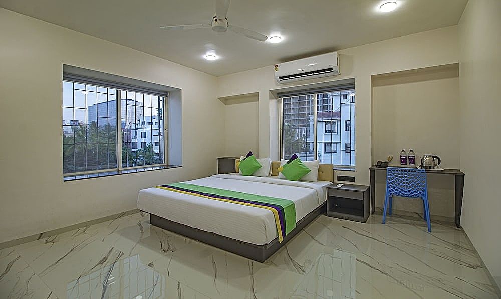 Treebo Atithi Comforts Inn Deluxe Double Room