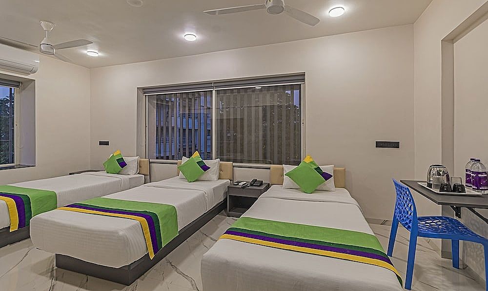 Treebo Atithi Comforts Inn Deluxe Double Room 10
